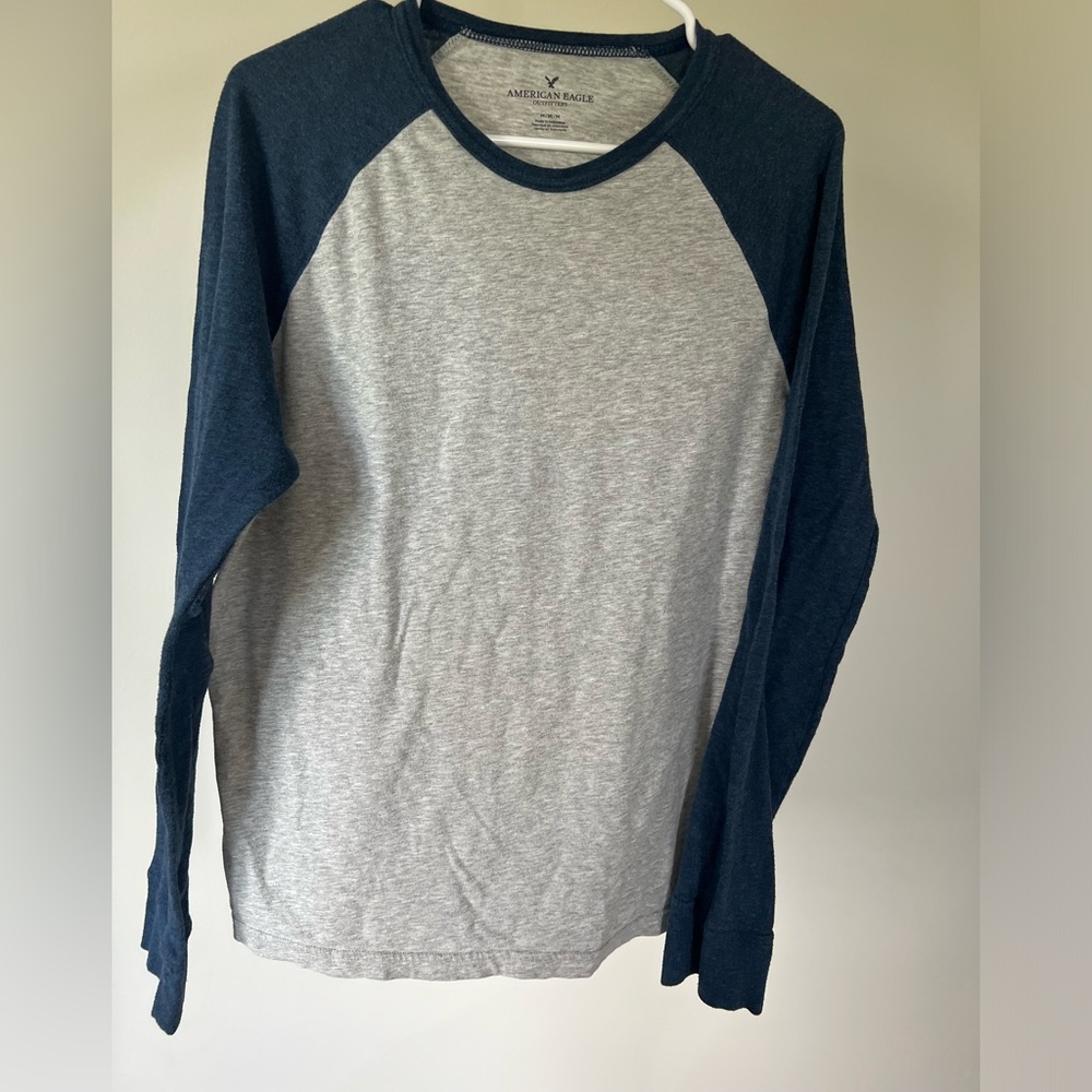 Men’s American Eagle Longsleeve